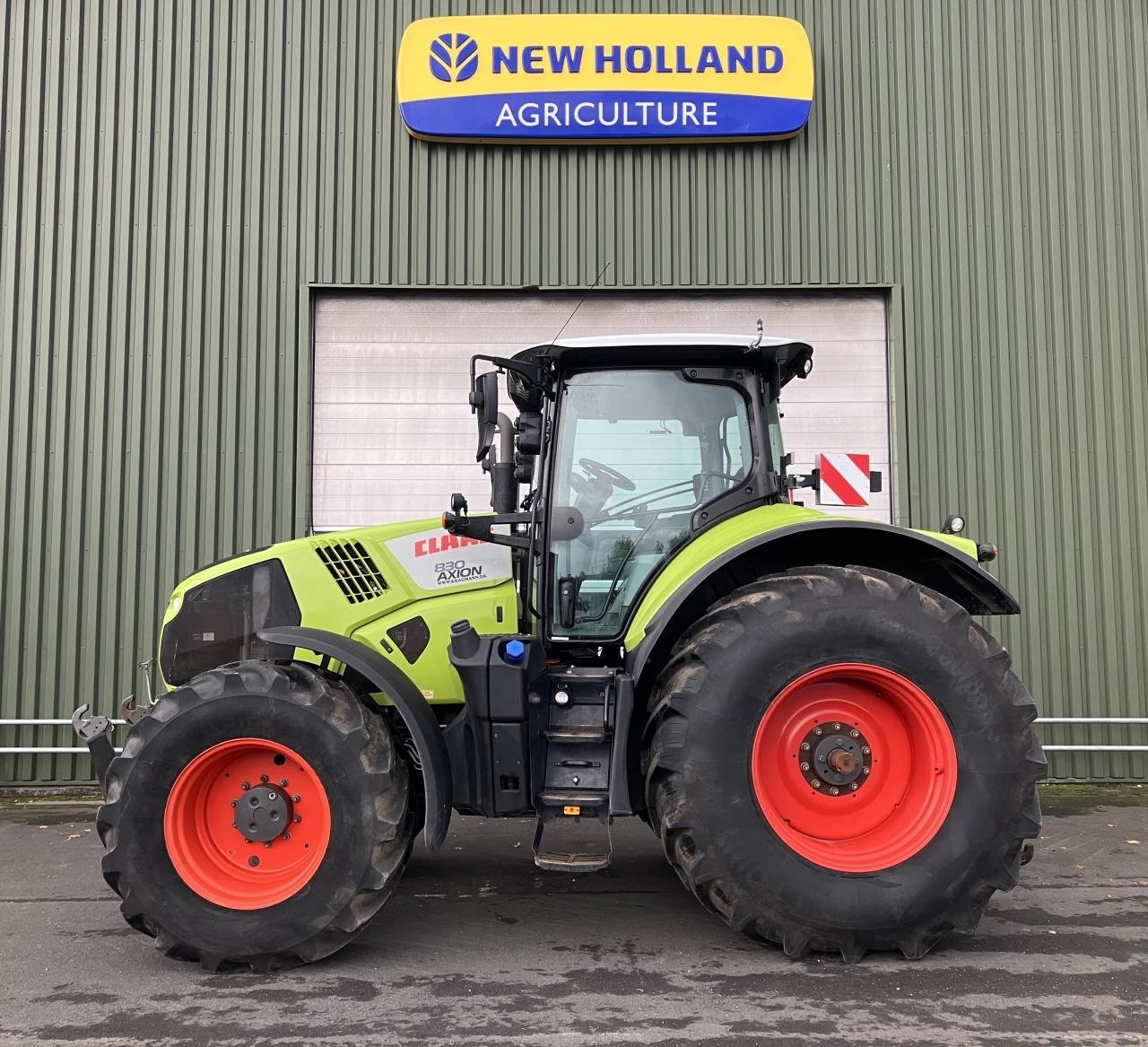 Traktor del tipo CLAAS AXION 830 - 624BRC, Gebrauchtmaschine en Middelfart (Imagen 1)