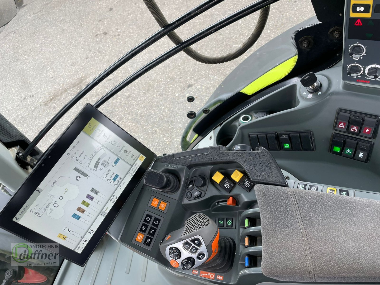 Traktor van het type CLAAS Axion 830 C-MATIC, Gebrauchtmaschine in Münsingen (Foto 7)