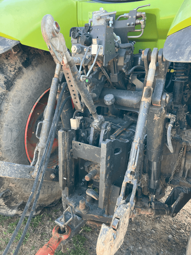 Traktor van het type CLAAS AXION 830 CIS, Gebrauchtmaschine in SAINT ANDIOL (Foto 5)