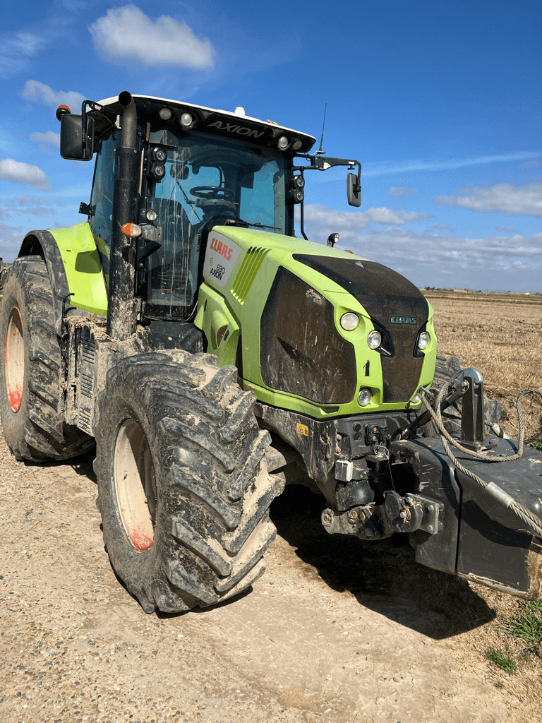 Traktor des Typs CLAAS AXION 830 CIS, Gebrauchtmaschine in SAINT ANDIOL (Bild 4)