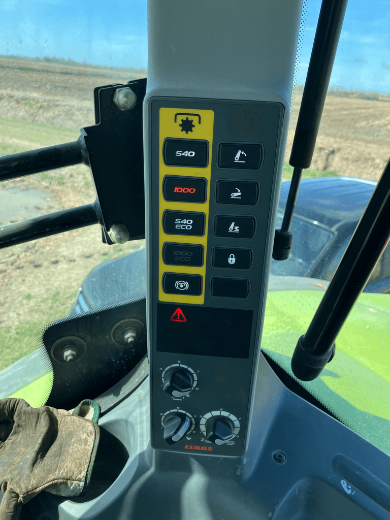 Traktor a típus CLAAS AXION 830 CIS, Gebrauchtmaschine ekkor: SAINT ANDIOL (Kép 9)