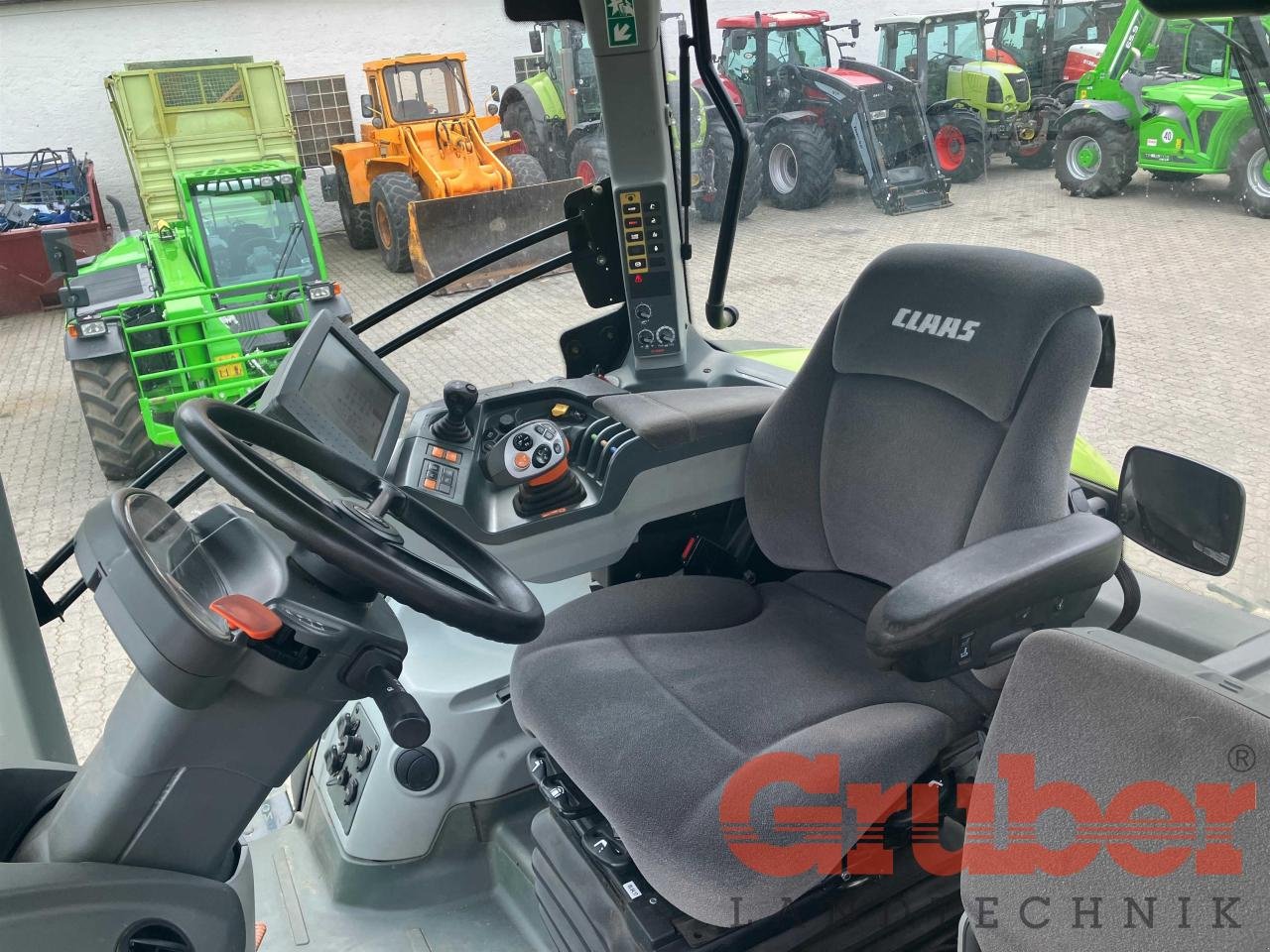 Traktor типа CLAAS Axion 830 CMATIC CEBIS, Gebrauchtmaschine в Ampfing (Фотография 5)