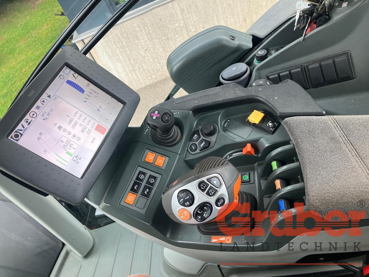 Traktor типа CLAAS Axion 830 CMATIC CEBIS, Gebrauchtmaschine в Ampfing (Фотография 11)