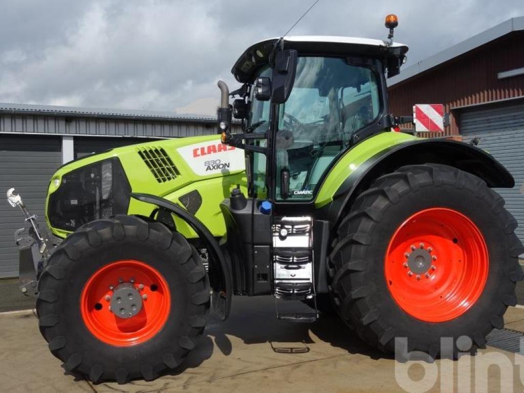 Traktor типа CLAAS Axion 830 Cmatic CIS+, Gebrauchtmaschine в Düsseldorf (Фотография 3)