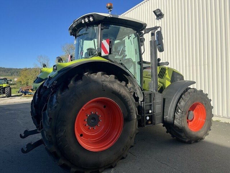 Traktor van het type CLAAS AXION 830 CMATIC S5 TRADITION, Gebrauchtmaschine in Feurs (Foto 3)