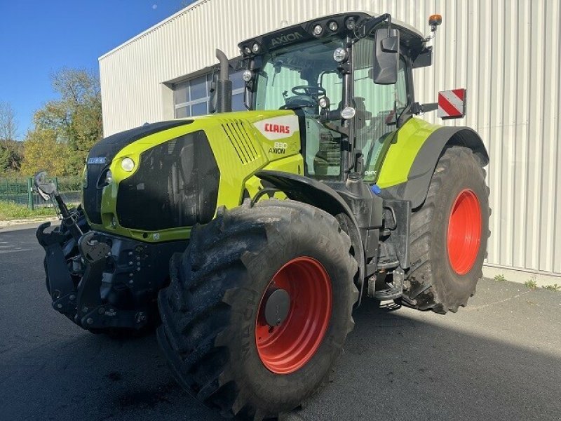 Traktor of the type CLAAS AXION 830 CMATIC S5 TRADITION, Gebrauchtmaschine in Feurs (Picture 1)