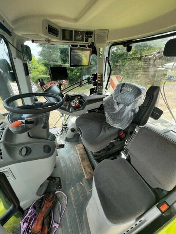 Traktor del tipo CLAAS AXION 830 CMATIC S5 TRADITION, Gebrauchtmaschine en CHATEAU GAILLARD (Imagen 5)