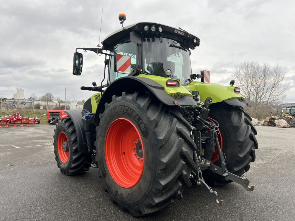 Traktor of the type CLAAS AXION 830 CMATIC - Stage V Location, Gebrauchtmaschine in Aubiet (Picture 8)