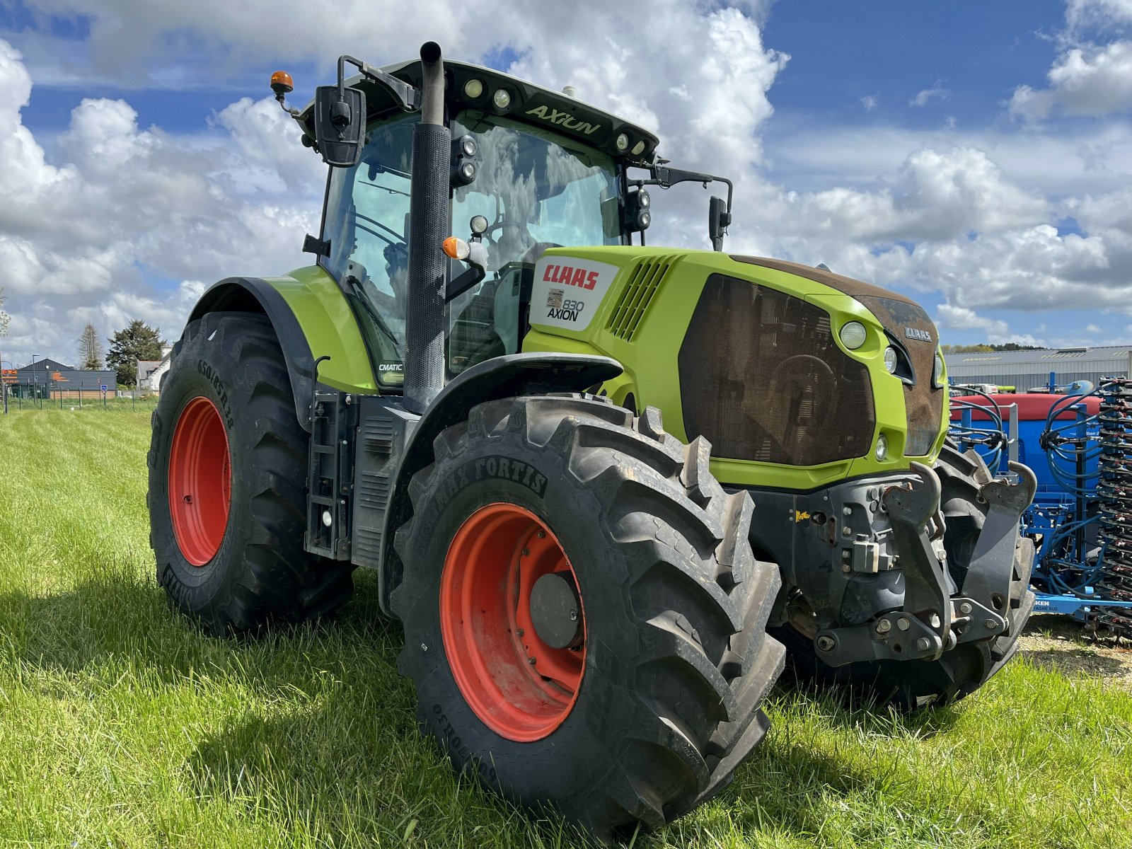 Traktor typu CLAAS AXION 830 CMATIC TRADITION, Gebrauchtmaschine w PONTIVY (Zdjęcie 5)