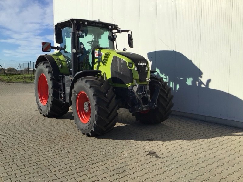 Traktor of the type CLAAS Axion 830 Cmatic, Neumaschine in Angermünde/OT Kerkow (Picture 1)