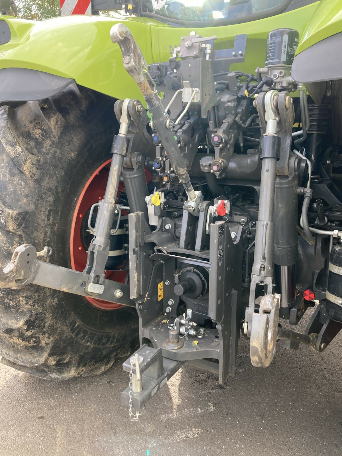 Traktor typu CLAAS AXION 830 - S5 SUR MESURE, Gebrauchtmaschine w LAIGNES (Zdjęcie 5)