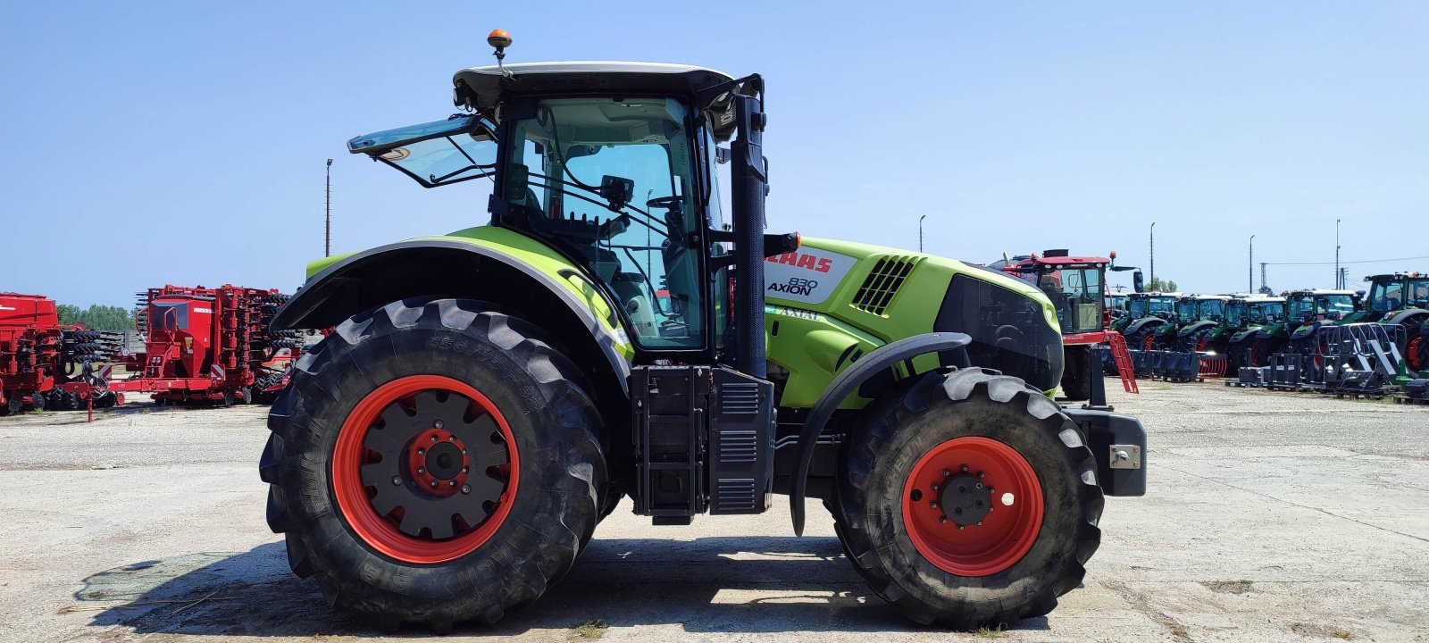 Traktor des Typs CLAAS Axion 830, Gebrauchtmaschine in Zlatná na Ostrove (Bild 3)