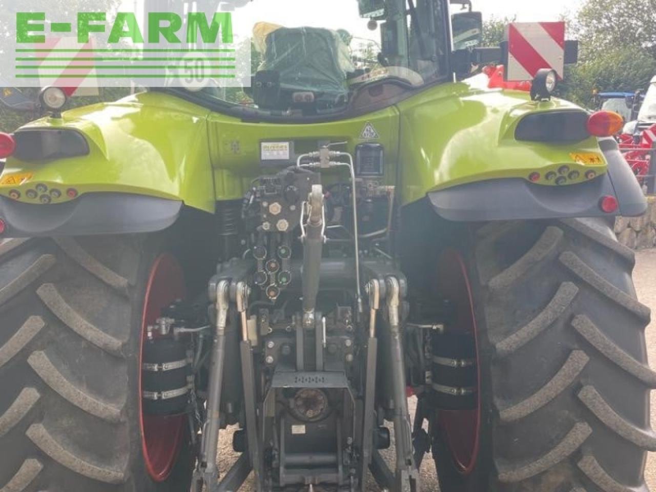 Traktor typu CLAAS AXION 830CIS+, Gebrauchtmaschine v PETWORTH (Obrázek 7)