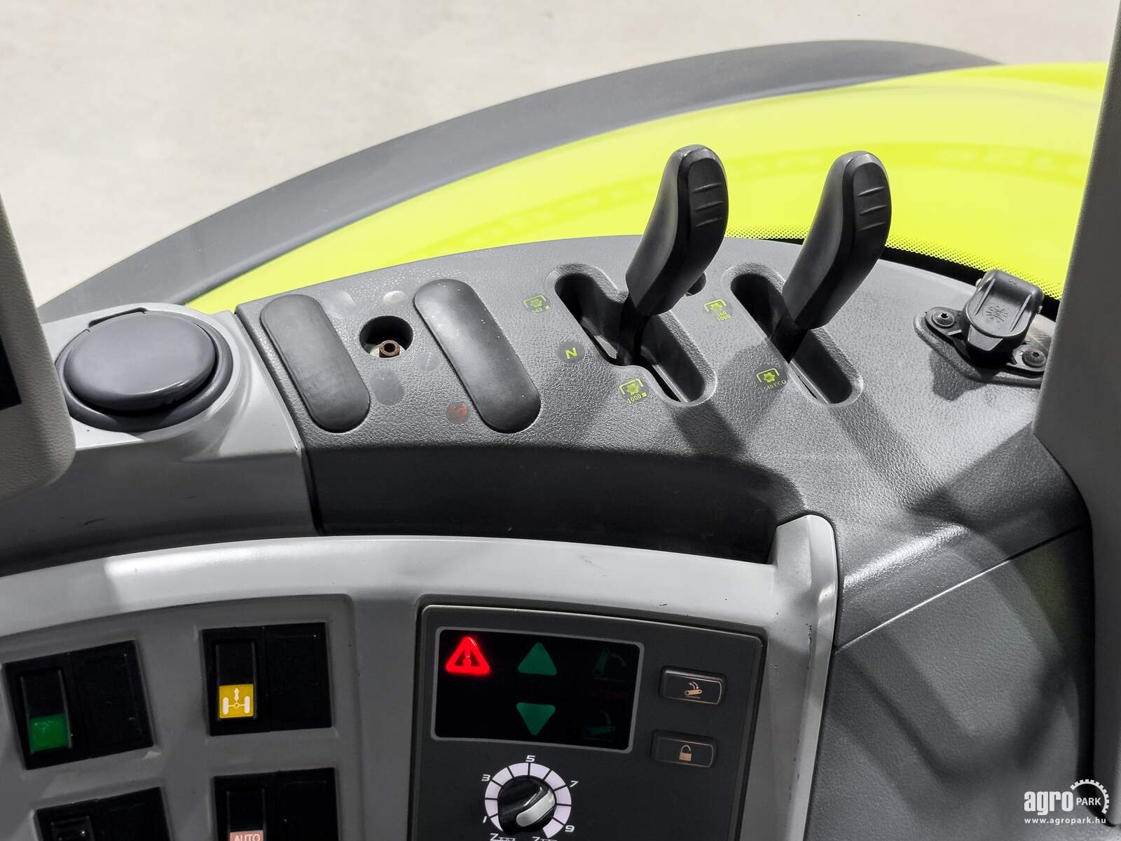 Traktor del tipo CLAAS Axion 840 CEBIS, Gebrauchtmaschine en Csengele (Imagen 20)