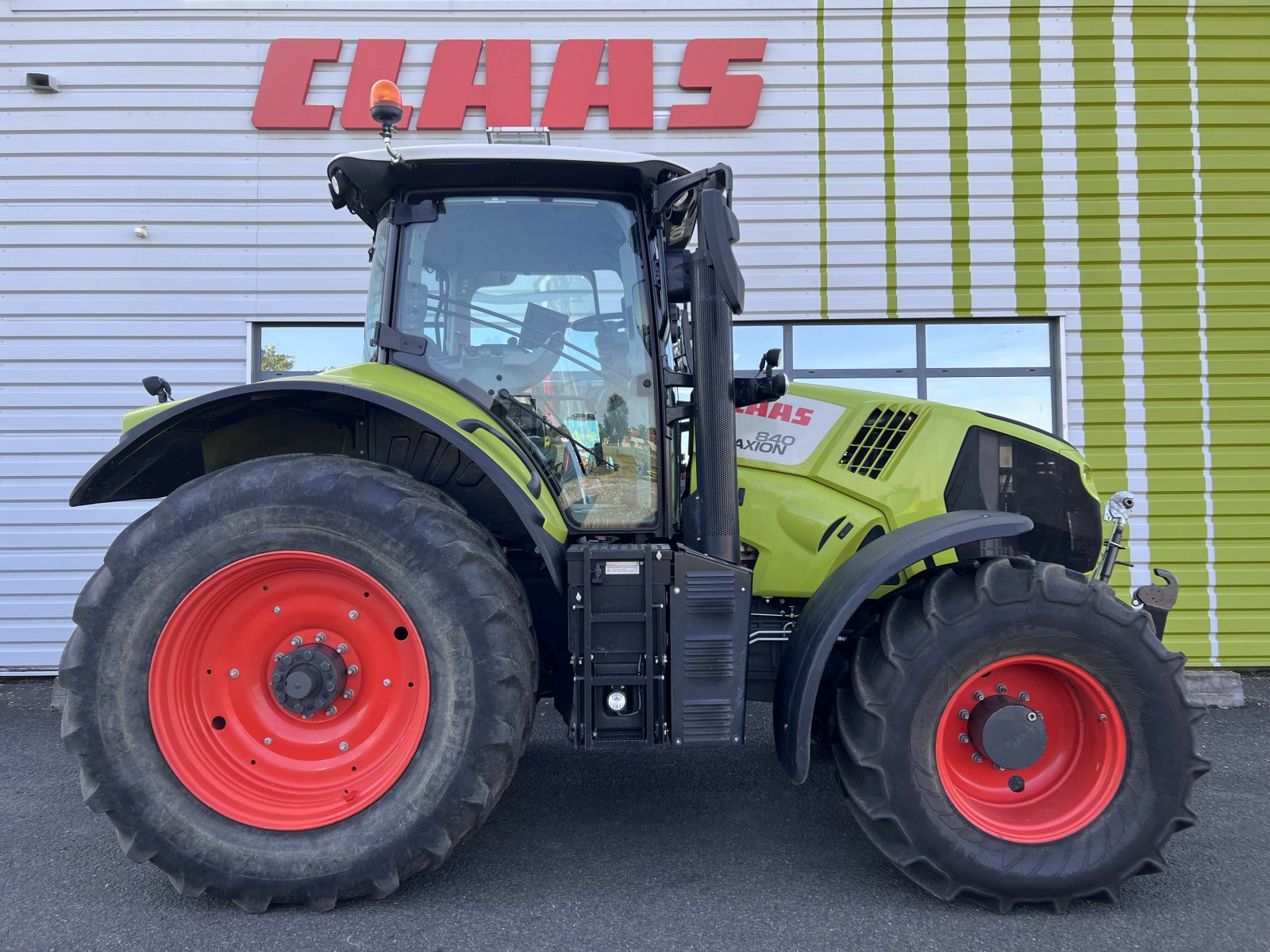 Traktor del tipo CLAAS AXION 840 CEBIS, Gebrauchtmaschine en Gannat (Imagen 2)