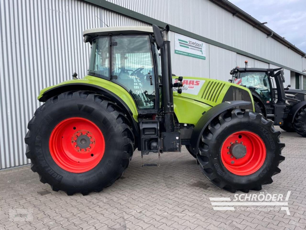 Traktor типа CLAAS AXION 840 CMATIC, Gebrauchtmaschine в Wildeshausen (Фотография 2)