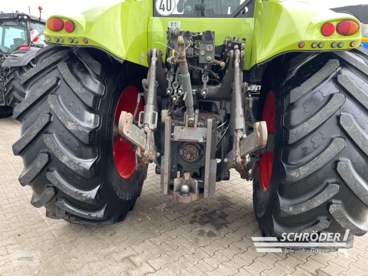 Traktor typu CLAAS AXION 840 CMATIC, Gebrauchtmaschine w Wildeshausen (Zdjęcie 16)