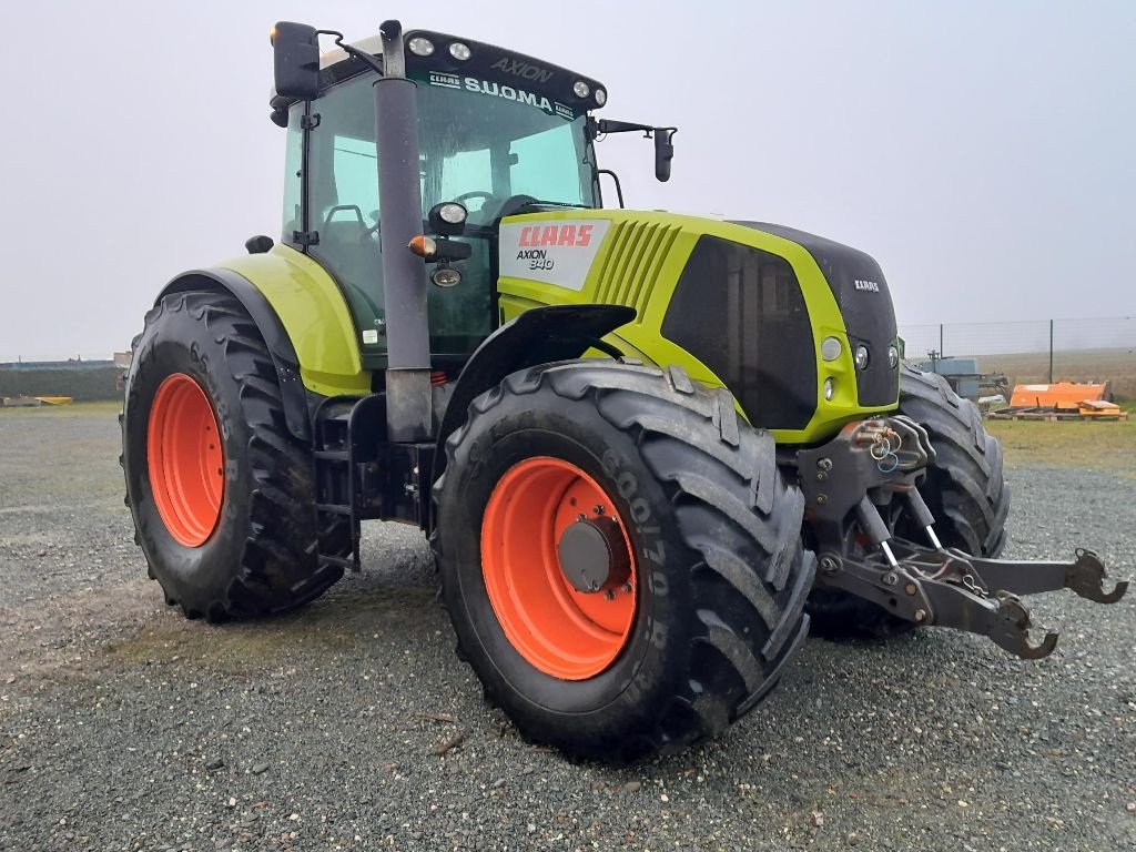 Traktor типа CLAAS AXION 840, Gebrauchtmaschine в BAZOGES EN PAREDS (Фотография 1)