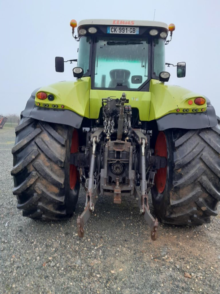 Traktor типа CLAAS AXION 840, Gebrauchtmaschine в BAZOGES EN PAREDS (Фотография 6)