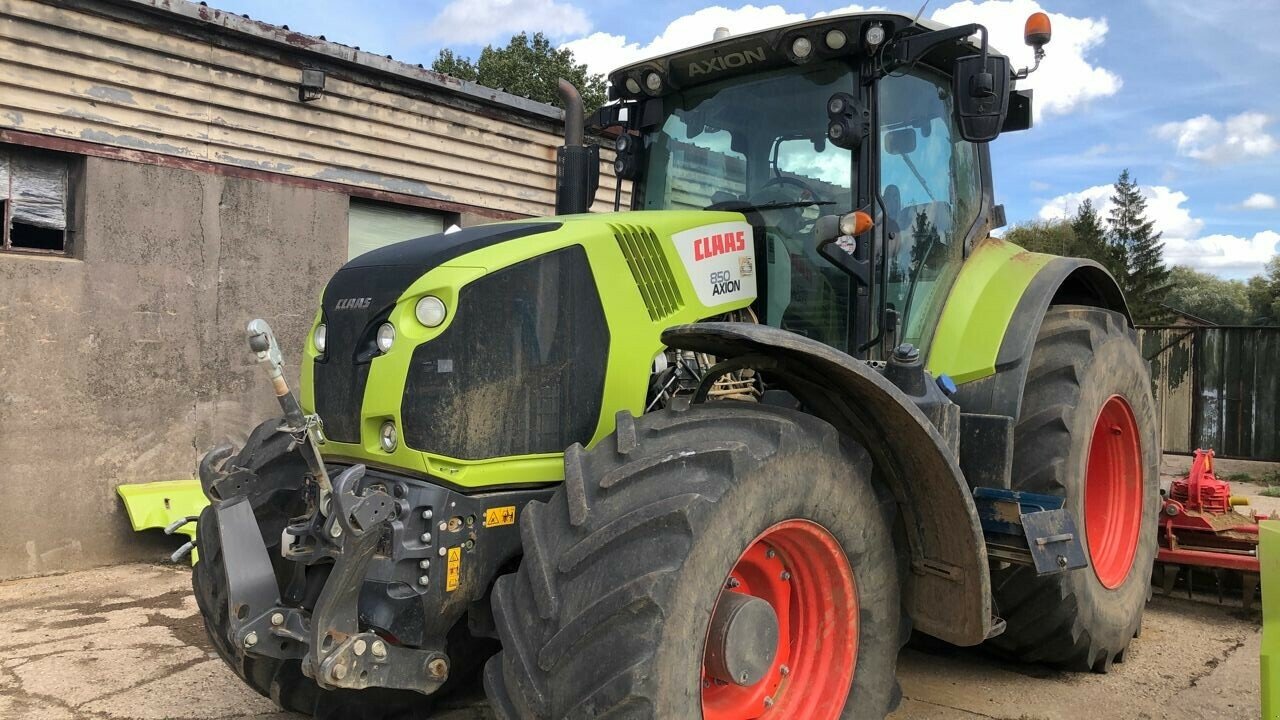 Traktor от тип CLAAS AXION 850 CEBIS T4F, Gebrauchtmaschine в CHEMINOT (Снимка 1)