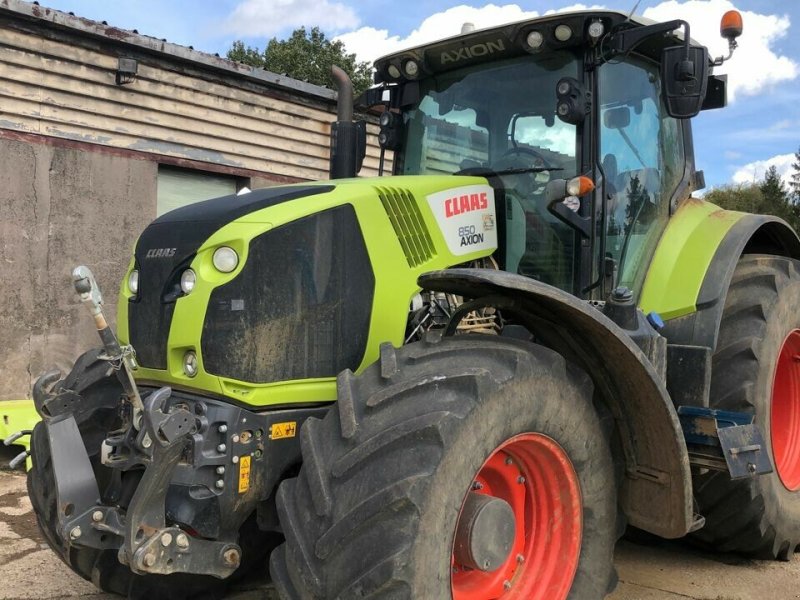 Traktor van het type CLAAS AXION 850 CEBIS T4F, Gebrauchtmaschine in CHEMINOT (Foto 1)