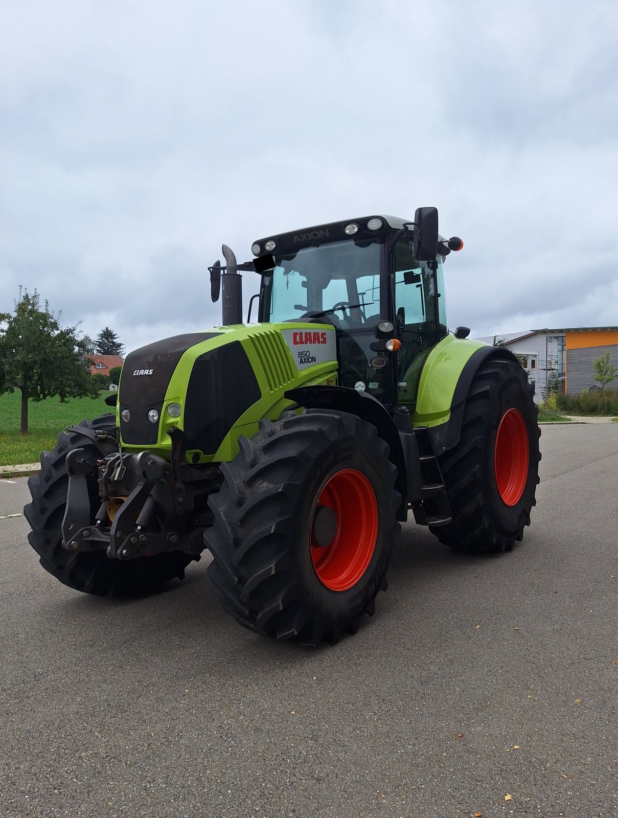 Traktor del tipo CLAAS Axion 850 CEBIS, Gebrauchtmaschine In Ochsenhausen (Immagine 1)