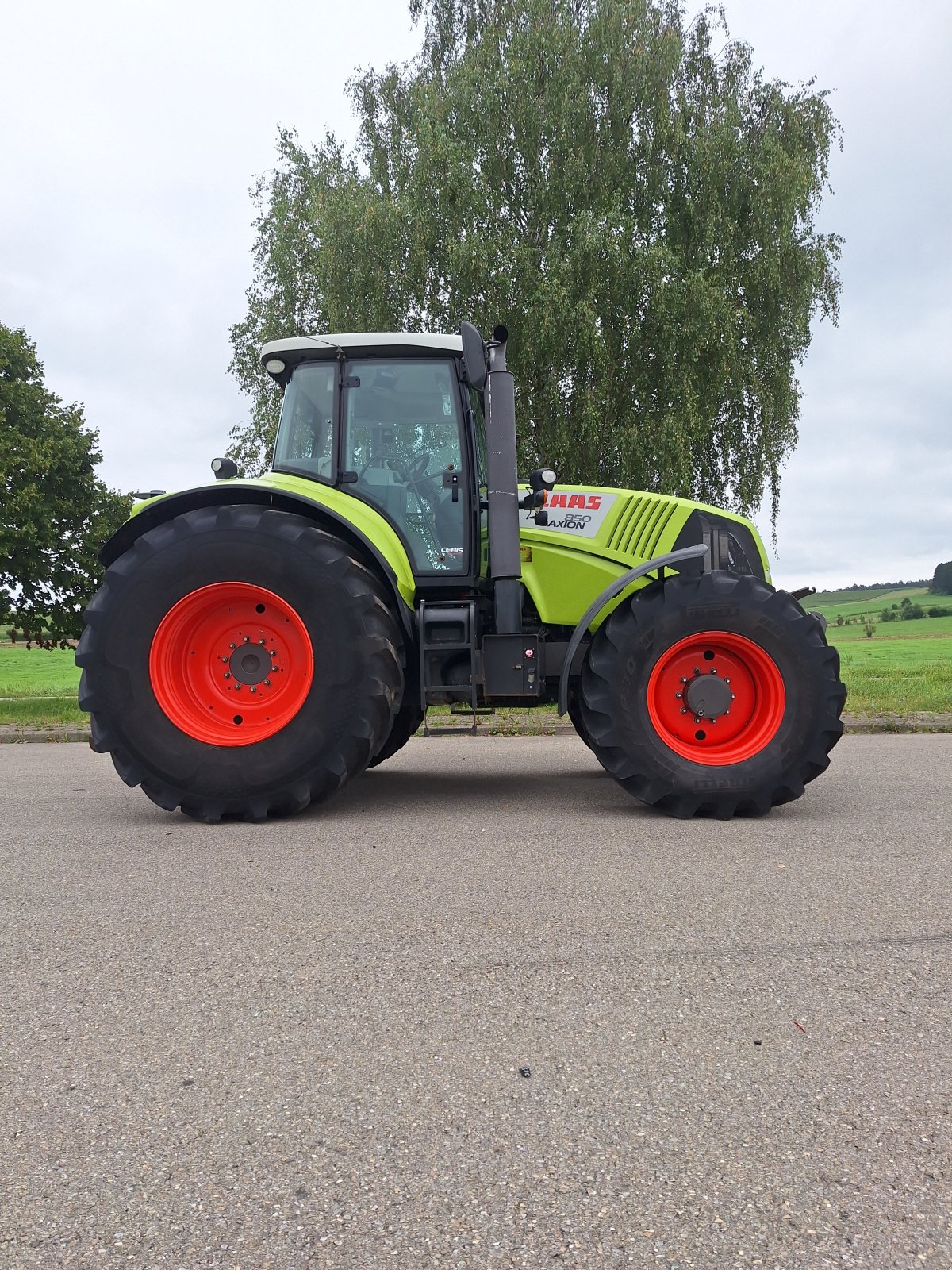 Traktor van het type CLAAS Axion 850 CEBIS, Gebrauchtmaschine in Ochsenhausen (Foto 4)