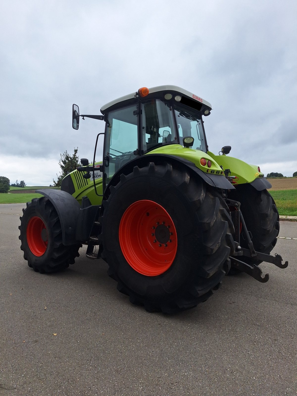 Traktor des Typs CLAAS Axion 850 CEBIS, Gebrauchtmaschine in Ochsenhausen (Bild 5)