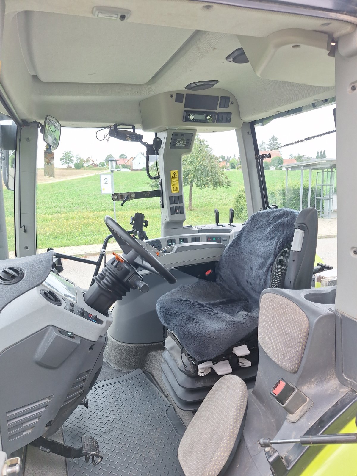 Traktor del tipo CLAAS Axion 850 CEBIS, Gebrauchtmaschine In Ochsenhausen (Immagine 9)