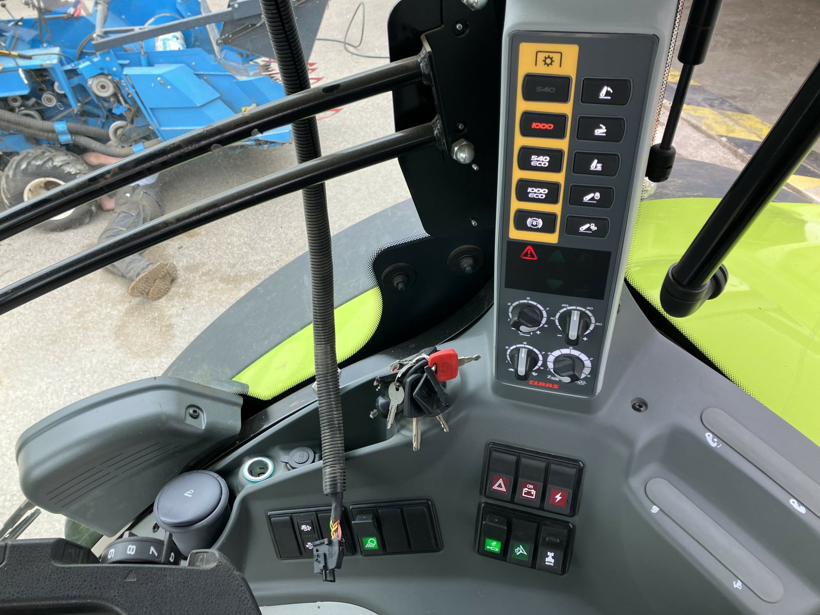 Traktor tip CLAAS AXION 850 CMATIC S5 BUSINESS, Gebrauchtmaschine in VAROIS & CHAIGNOT (Poză 8)