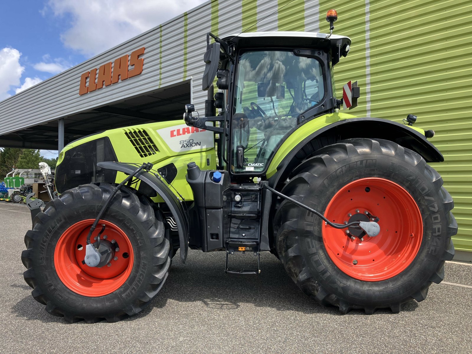 Traktor des Typs CLAAS AXION 850 CMATIC TELEGONFLAGE, Gebrauchtmaschine in ailias (Bild 2)