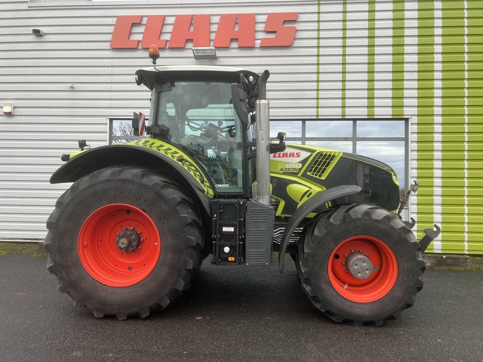 Traktor του τύπου CLAAS AXION 850 CMATIC, Gebrauchtmaschine σε Gannat (Φωτογραφία 2)