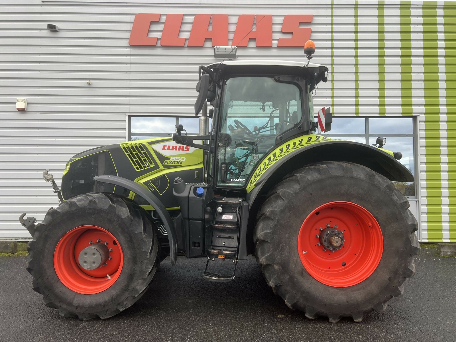 Traktor του τύπου CLAAS AXION 850 CMATIC, Gebrauchtmaschine σε Gannat (Φωτογραφία 6)