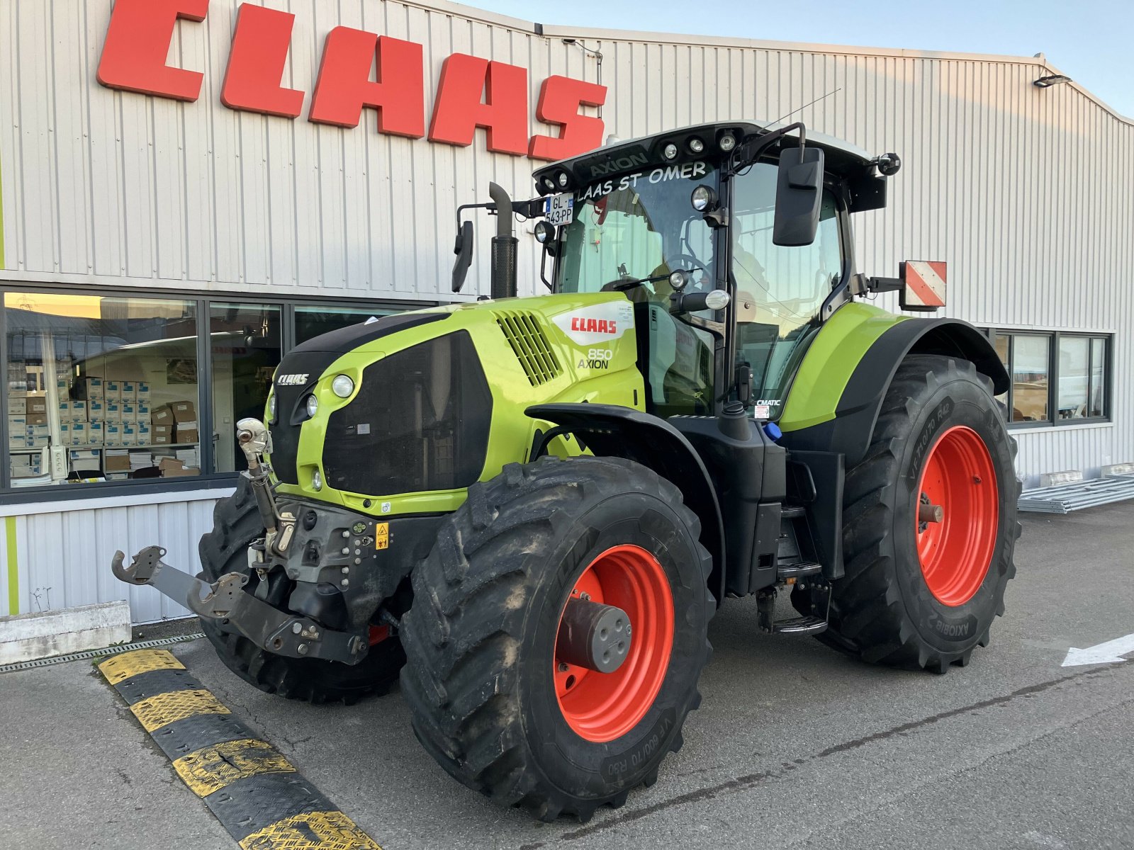 Traktor a típus CLAAS AXION 850 CMATIC, Gebrauchtmaschine ekkor: BLENDECQUES (Kép 1)