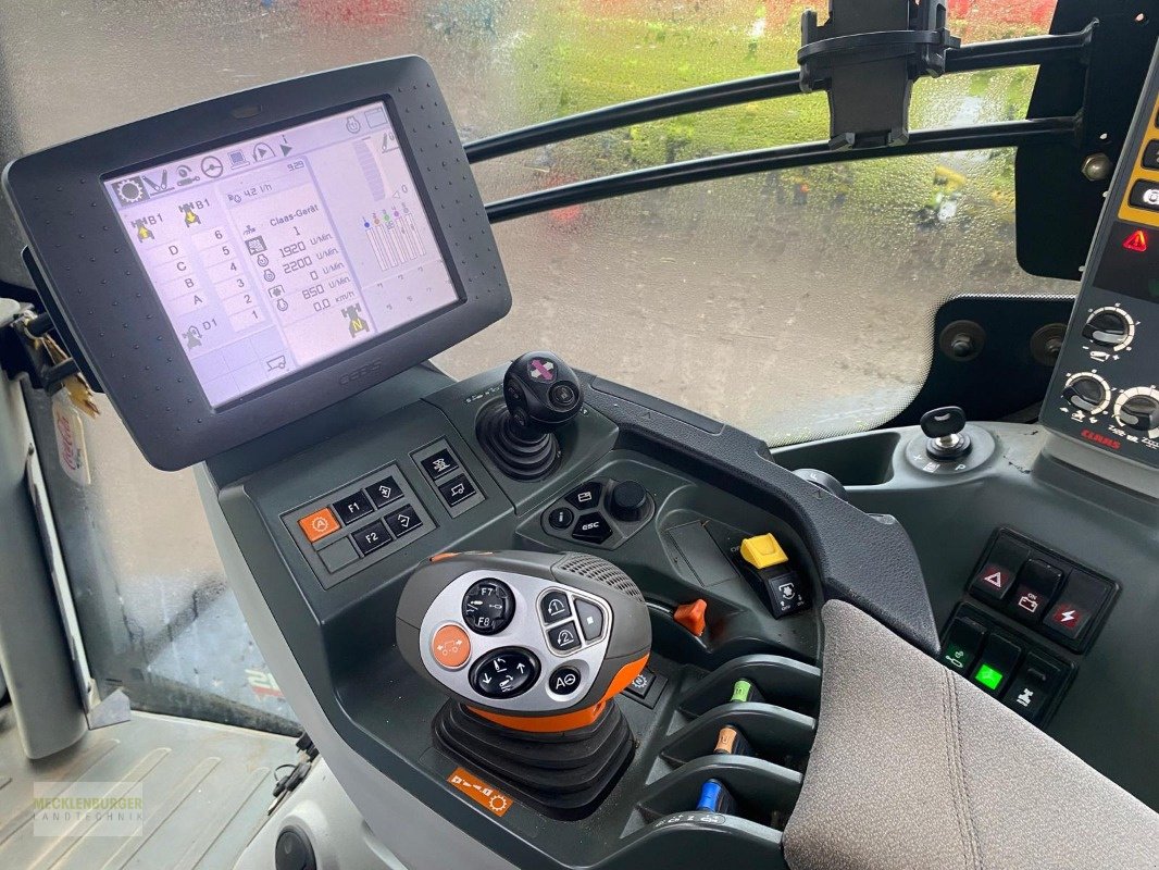 Traktor от тип CLAAS Axion 850 Hexashift, Gebrauchtmaschine в Teterow (Снимка 15)