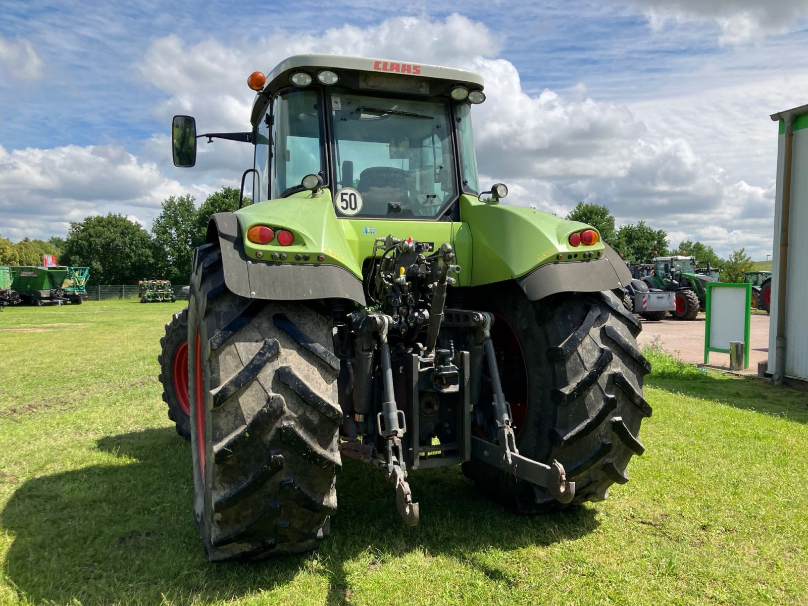 Traktor des Typs CLAAS Axion 850 Serie, Gebrauchtmaschine in Goldberg (Bild 4)