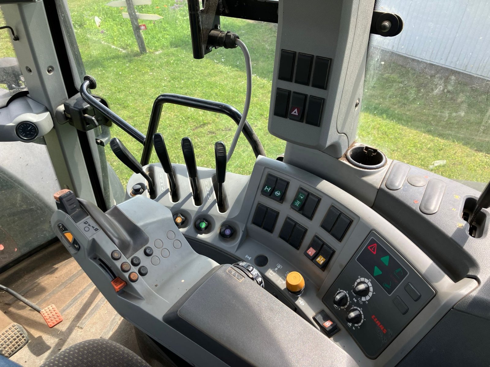 Traktor del tipo CLAAS Axion 850 Serie, Gebrauchtmaschine en Goldberg (Imagen 6)