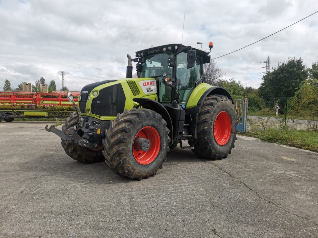 Traktor des Typs CLAAS AXION 850, Gebrauchtmaschine in Marolles (Bild 1)