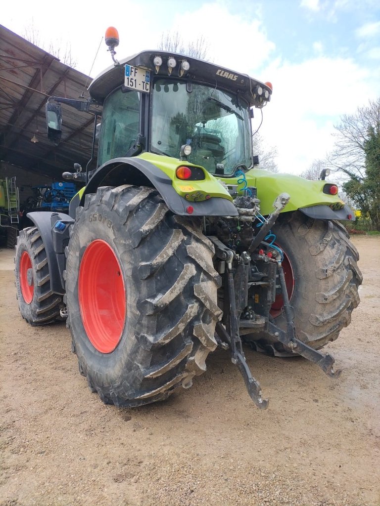 Traktor tip CLAAS AXION 850, Gebrauchtmaschine in Marolles (Poză 3)