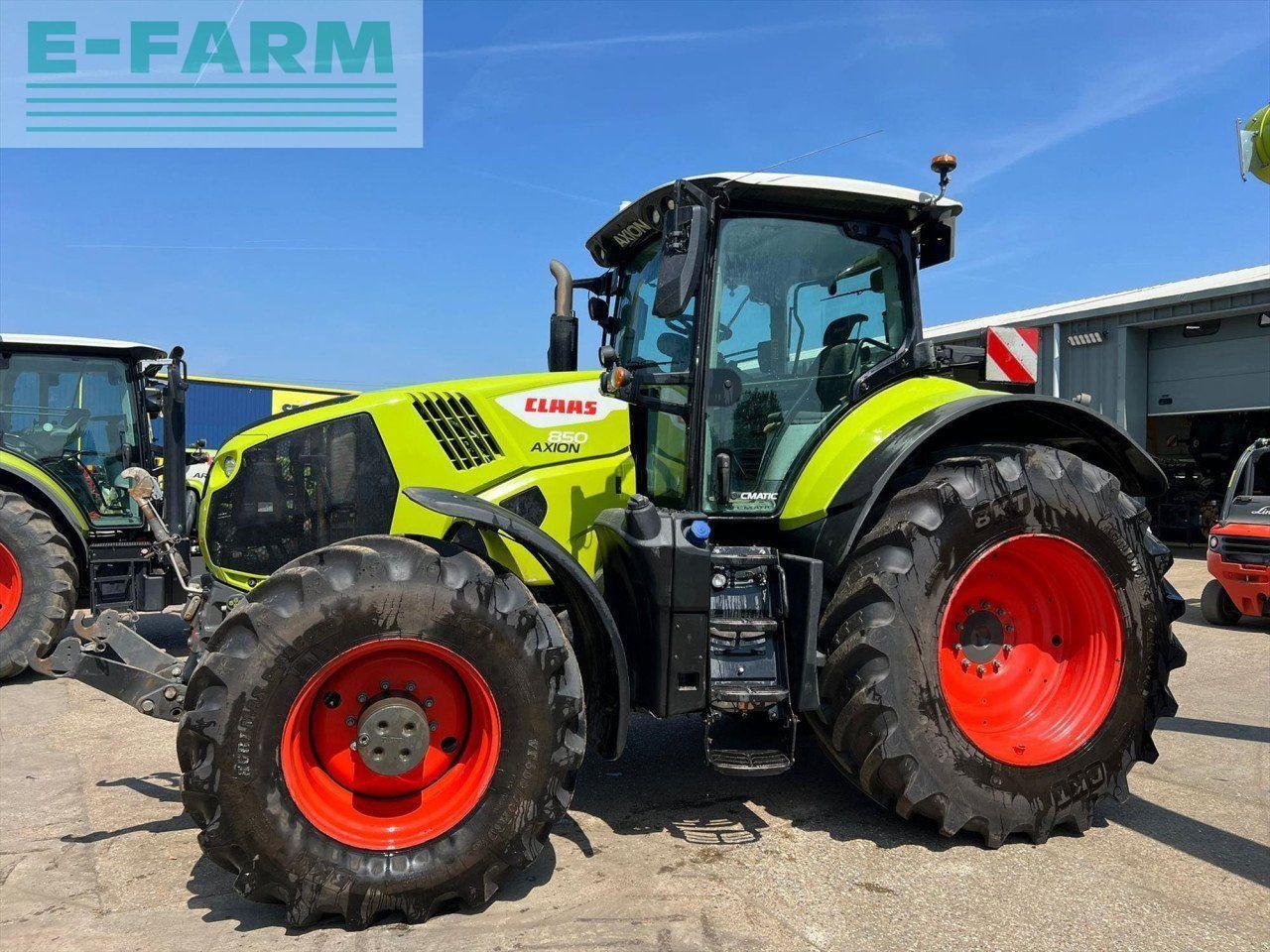 Traktor typu CLAAS AXION 850, Gebrauchtmaschine v MAIDSTONE ROAD, HEADCORN (Obrázek 1)