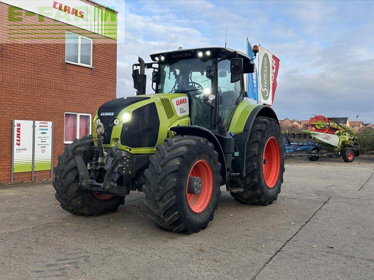 Traktor typu CLAAS AXION 850, Gebrauchtmaschine v SLEAFORD (Obrázek 1)