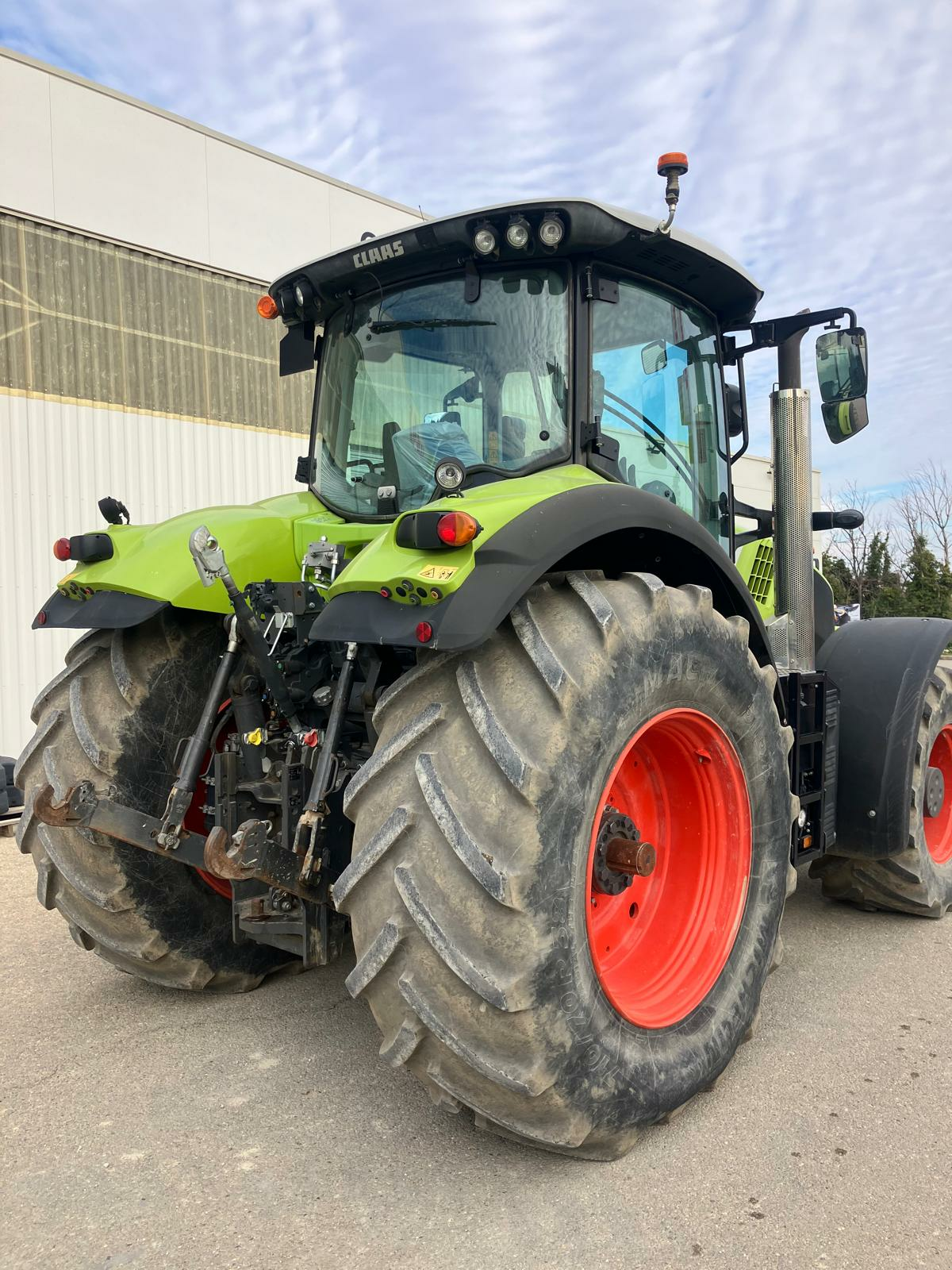 Traktor typu CLAAS AXION 850, Gebrauchtmaschine v SAINT ANDIOL (Obrázek 2)