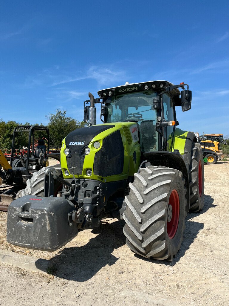 Traktor des Typs CLAAS AXION 850, Gebrauchtmaschine in SAINT ANDIOL (Bild 2)