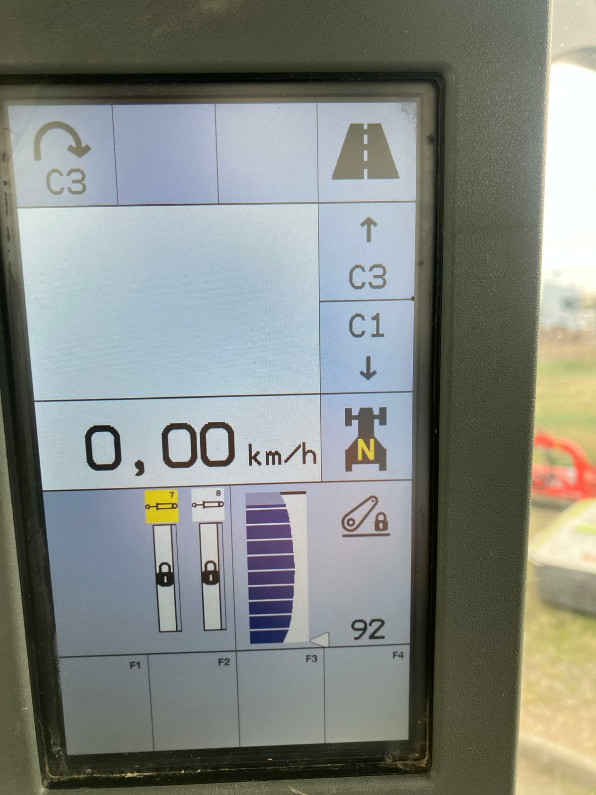 Traktor typu CLAAS AXION 850, Gebrauchtmaschine v SAINT ANDIOL (Obrázek 8)