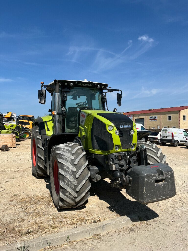 Traktor typu CLAAS AXION 850, Gebrauchtmaschine w SAINT ANDIOL (Zdjęcie 1)