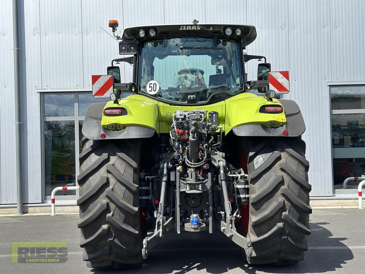 Traktor of the type CLAAS AXION 870 CEBIS Cmatic, Gebrauchtmaschine in Homberg (Ohm) - Maulbach (Picture 3)