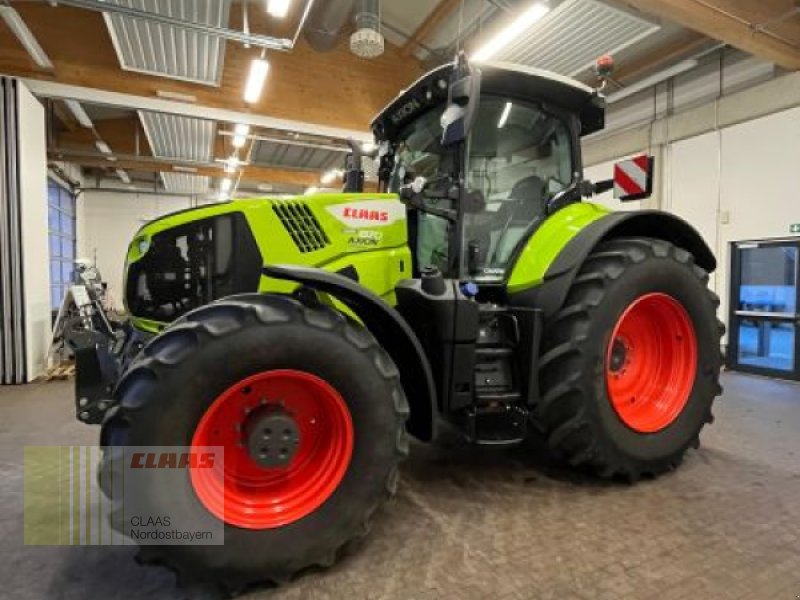 Traktor of the type CLAAS AXION 870 CMATIC CEBIS FOCUS, Vorführmaschine in Bayreuth (Picture 1)