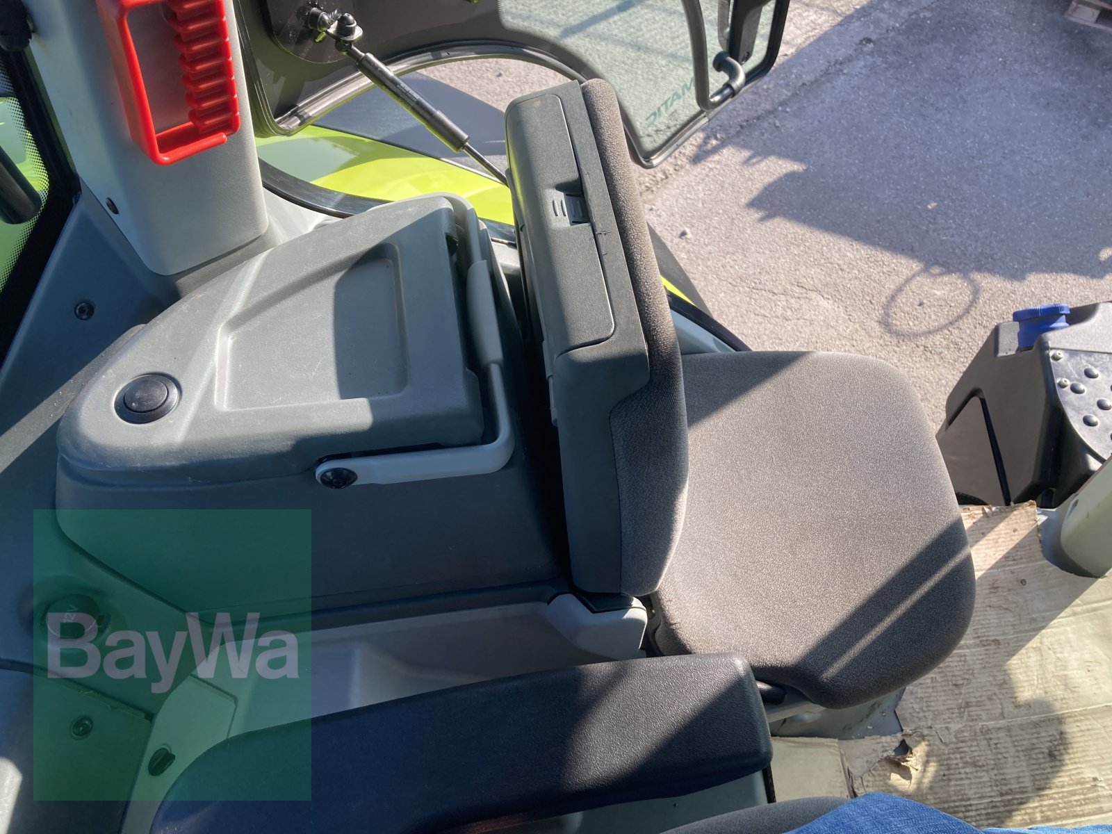 Traktor typu CLAAS Axion 870 CMATIC RTK, Gebrauchtmaschine w Dinkelsbühl (Zdjęcie 17)