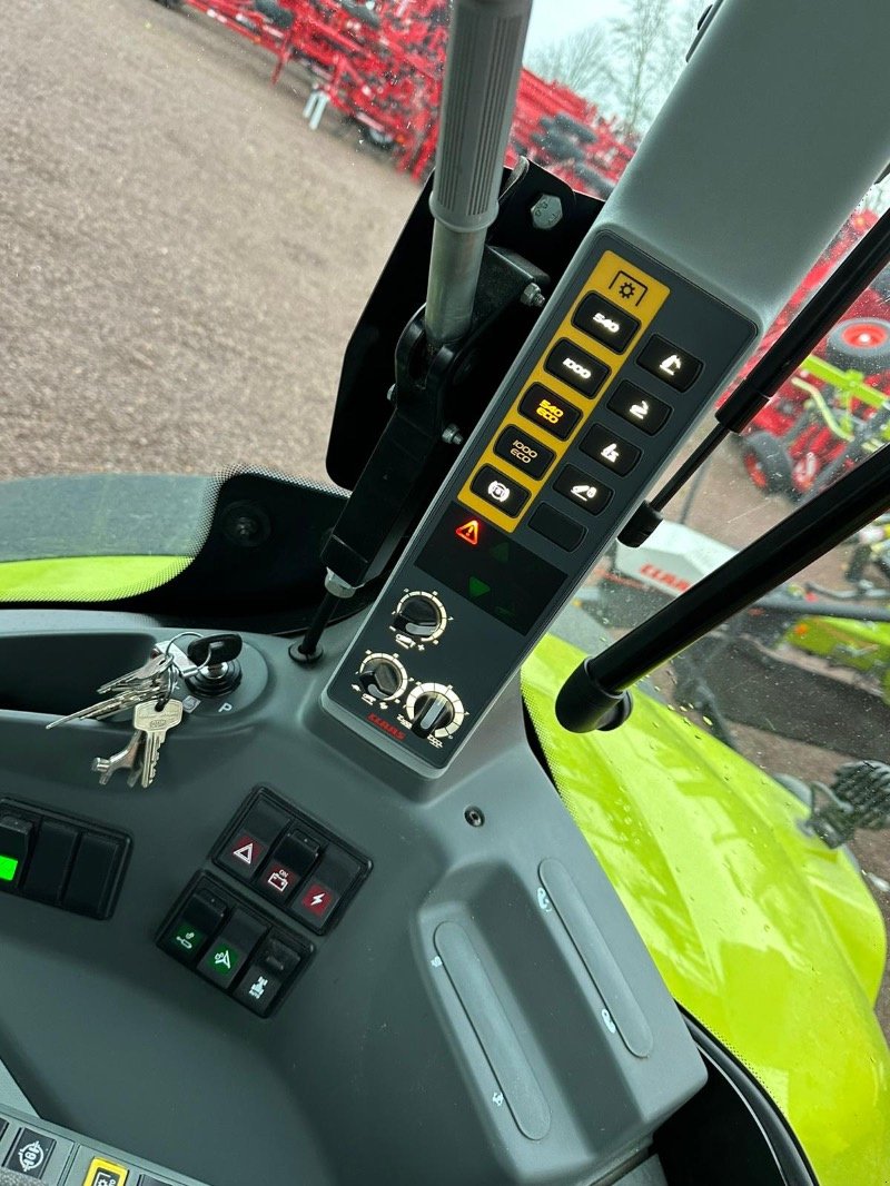 Traktor del tipo CLAAS Axion 870 CMATIC, Gebrauchtmaschine In Liebenwalde (Immagine 3)