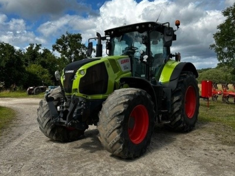 Traktor типа CLAAS AXION 870 CMATIC, Gebrauchtmaschine в Aabenraa